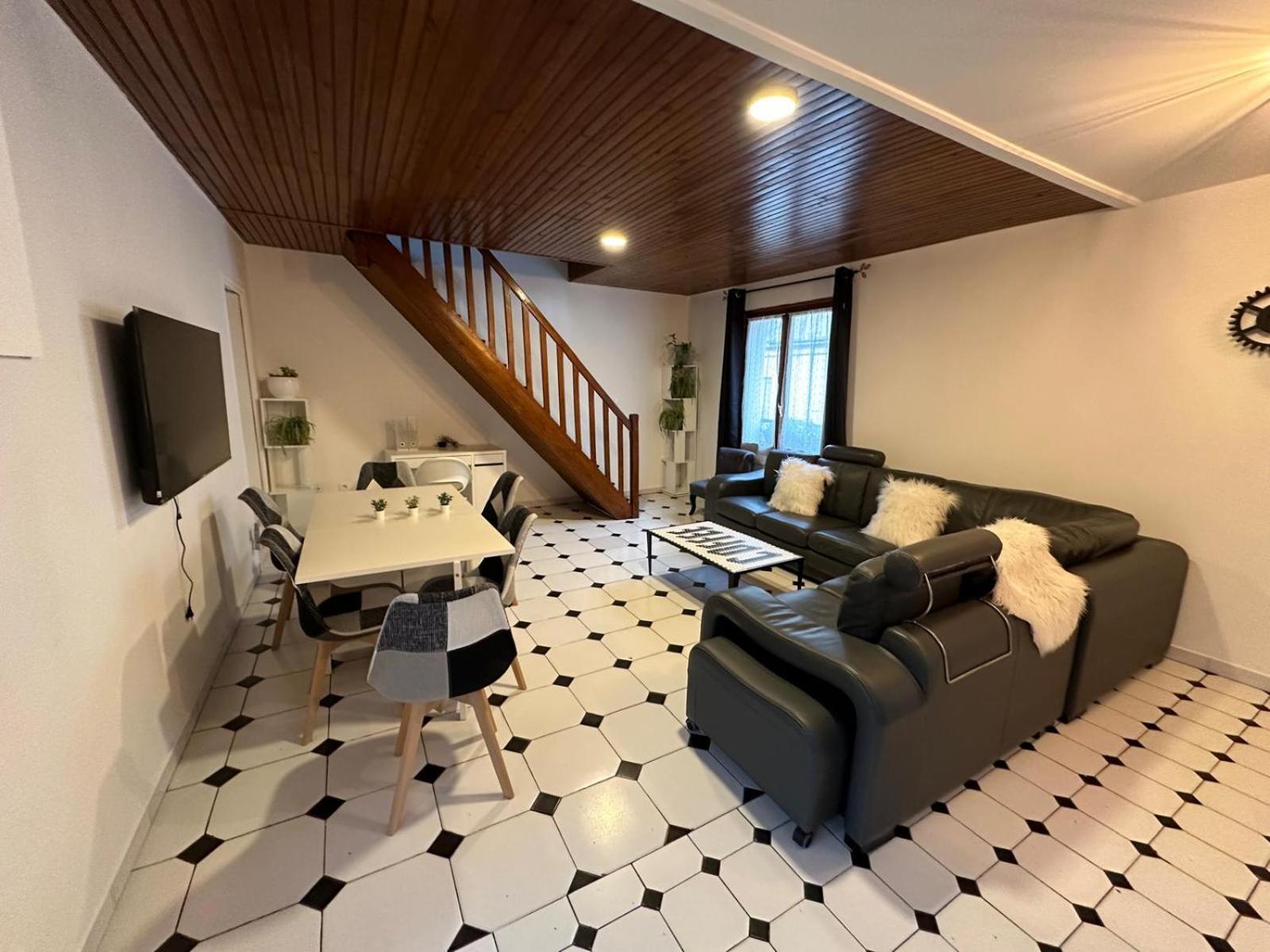 Agreable Appartement Dans Une Maison Saint-Denis  Exterior foto
