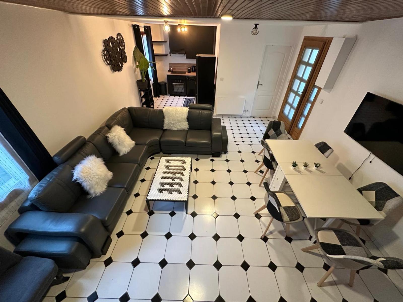 Agreable Appartement Dans Une Maison Saint-Denis  Exterior foto