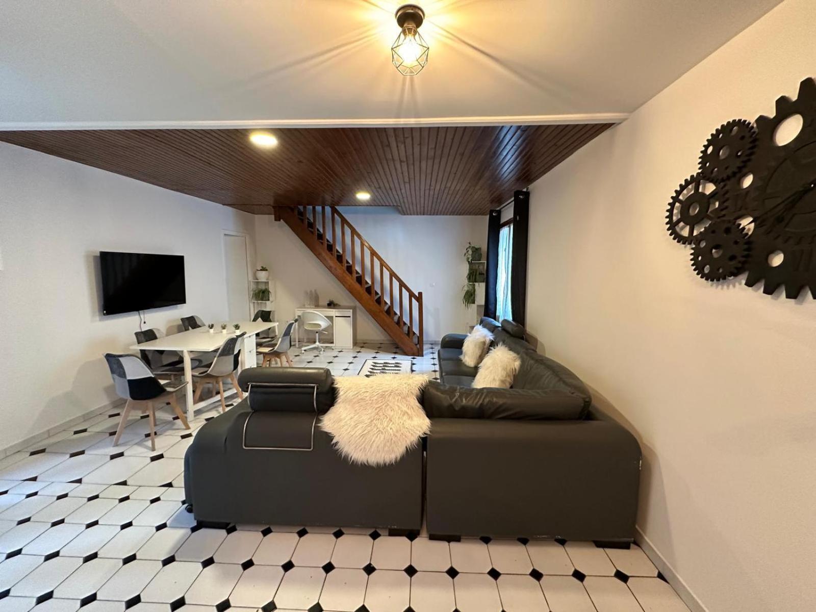 Agreable Appartement Dans Une Maison Saint-Denis  Exterior foto